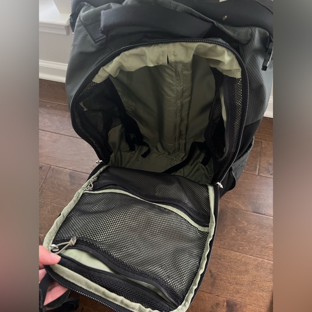 Rei CoOp Stratocruiser Wheeled Luggage 22" With Re… Gem